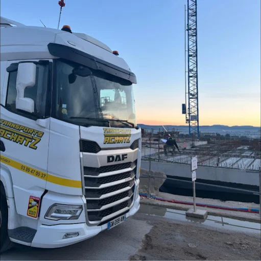 Sur chantier au lever du jour